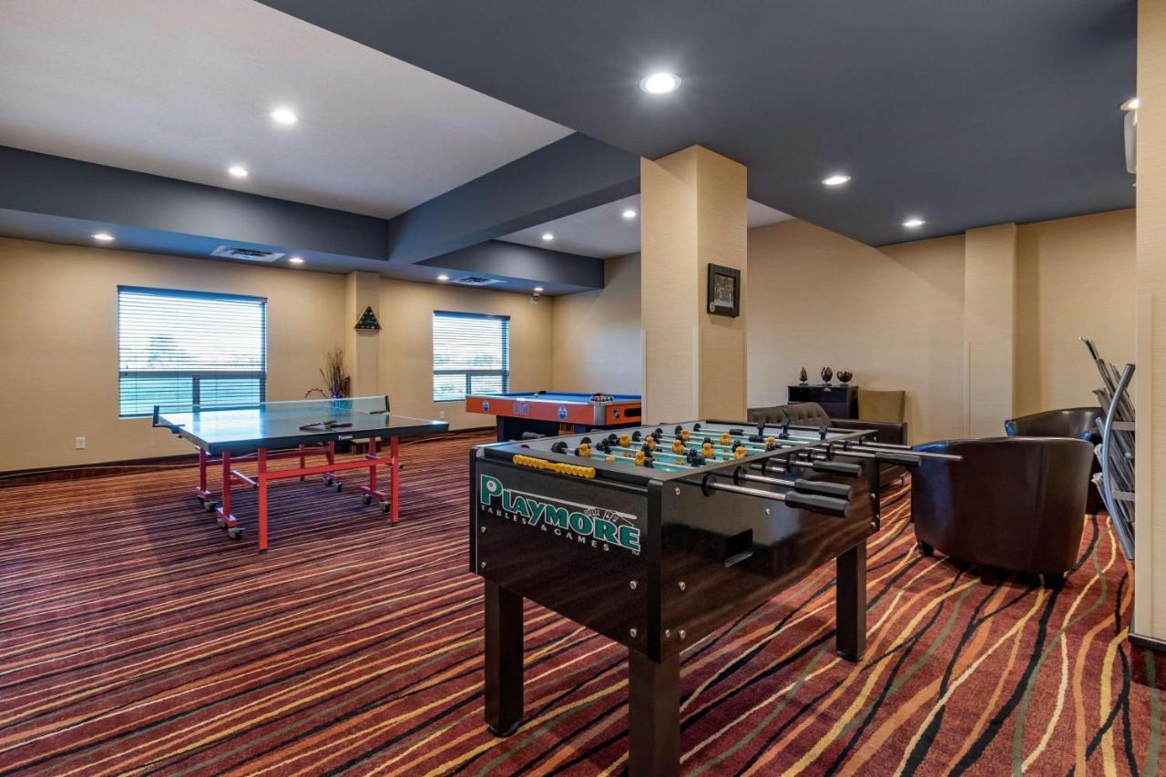 Best Western Bonnyville Inn & Suites Buitenkant foto