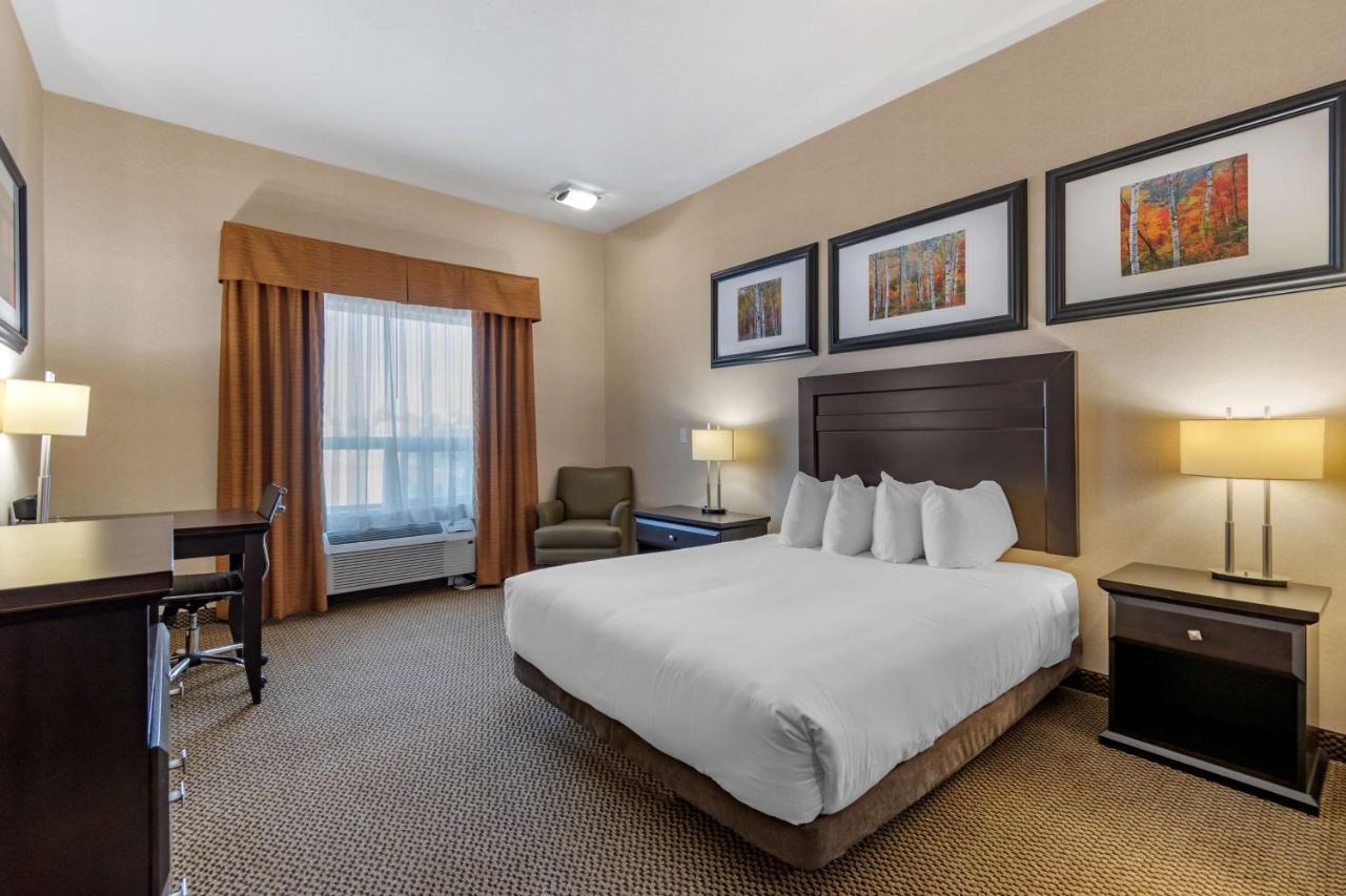 Best Western Bonnyville Inn & Suites Buitenkant foto