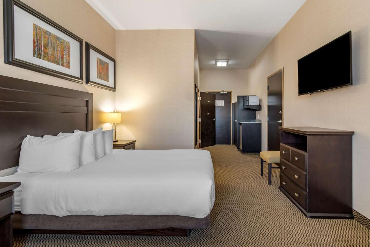 Best Western Bonnyville Inn & Suites Buitenkant foto