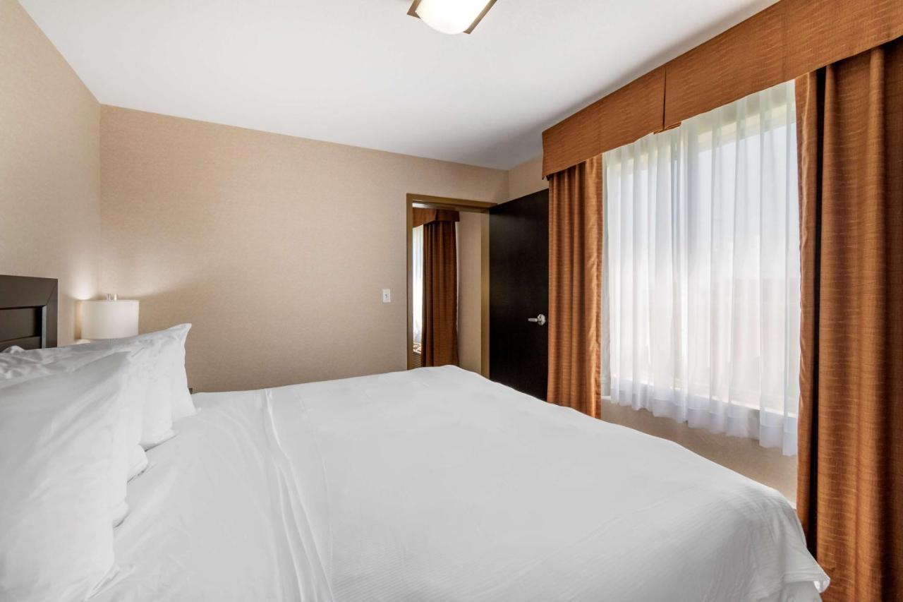 Best Western Bonnyville Inn & Suites Buitenkant foto