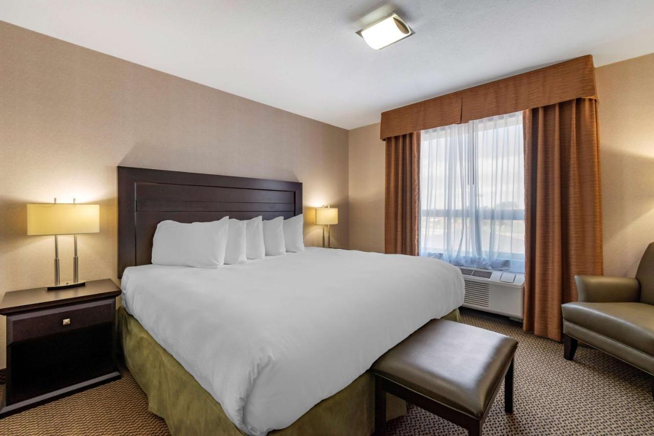 Best Western Bonnyville Inn & Suites Buitenkant foto