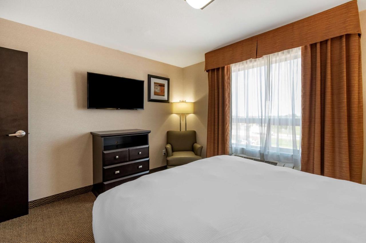 Best Western Bonnyville Inn & Suites Buitenkant foto