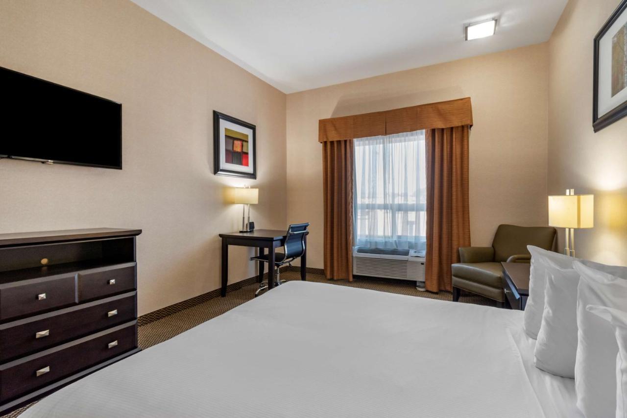 Best Western Bonnyville Inn & Suites Buitenkant foto