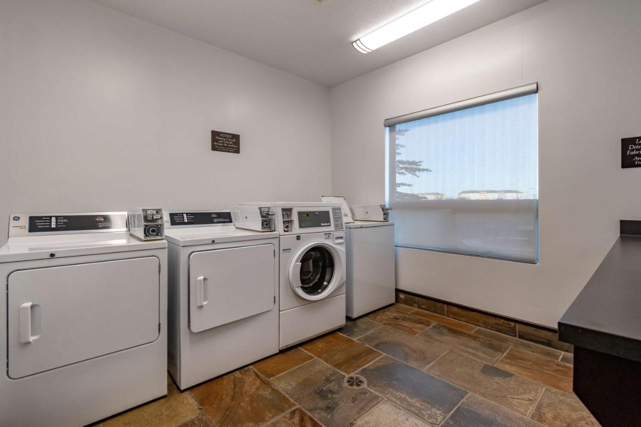 Best Western Bonnyville Inn & Suites Buitenkant foto