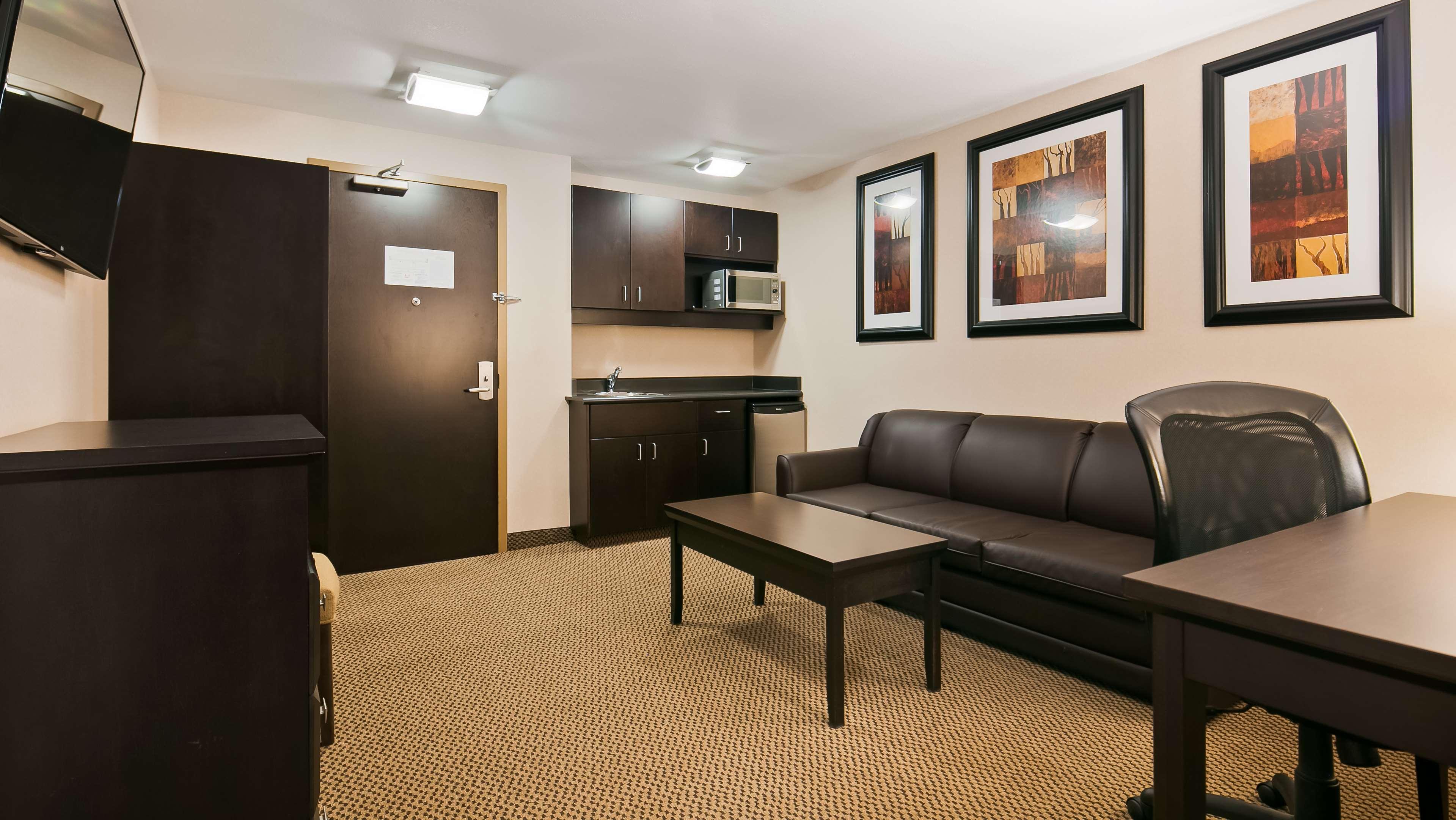 Best Western Bonnyville Inn & Suites Buitenkant foto