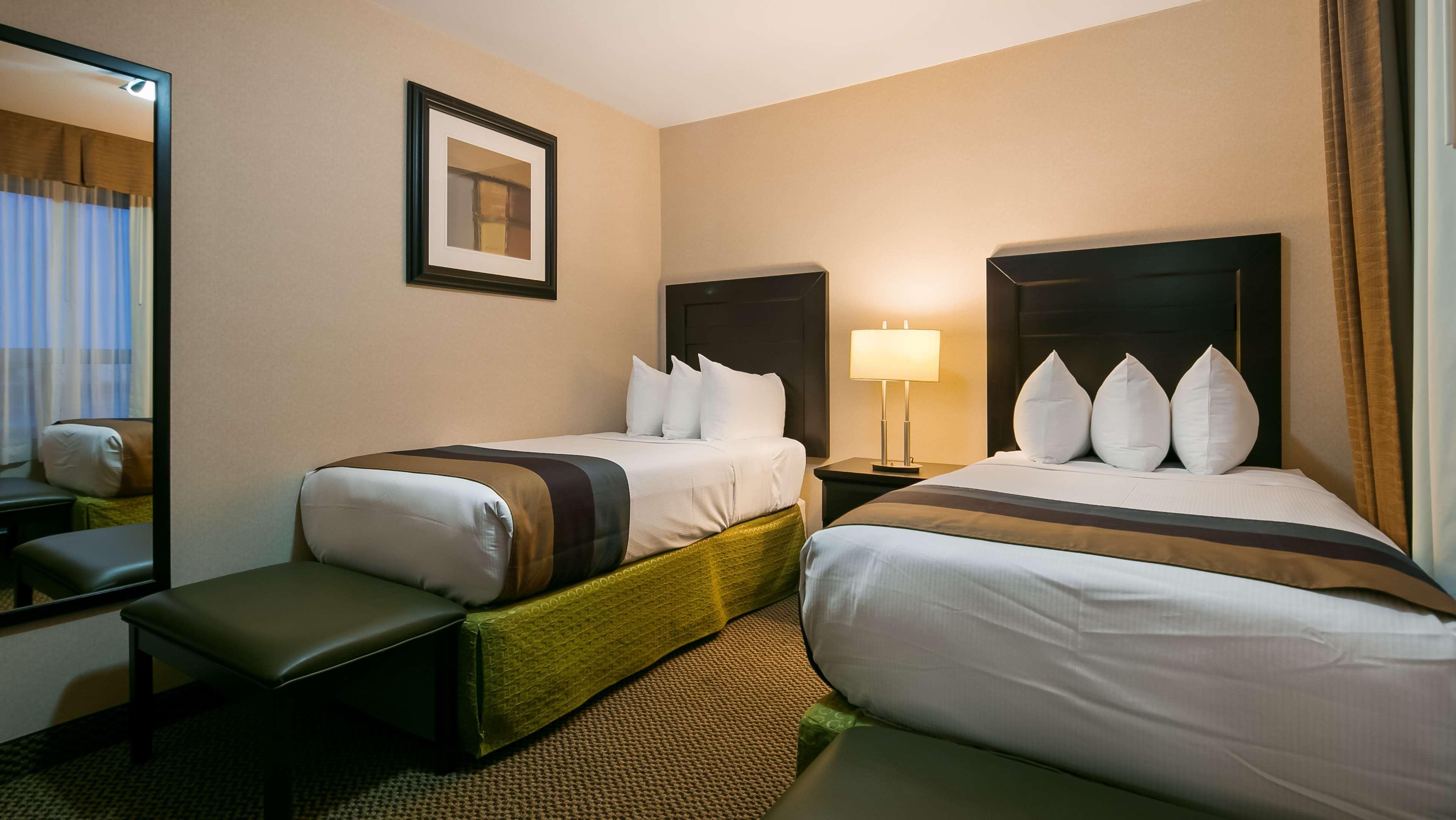 Best Western Bonnyville Inn & Suites Buitenkant foto