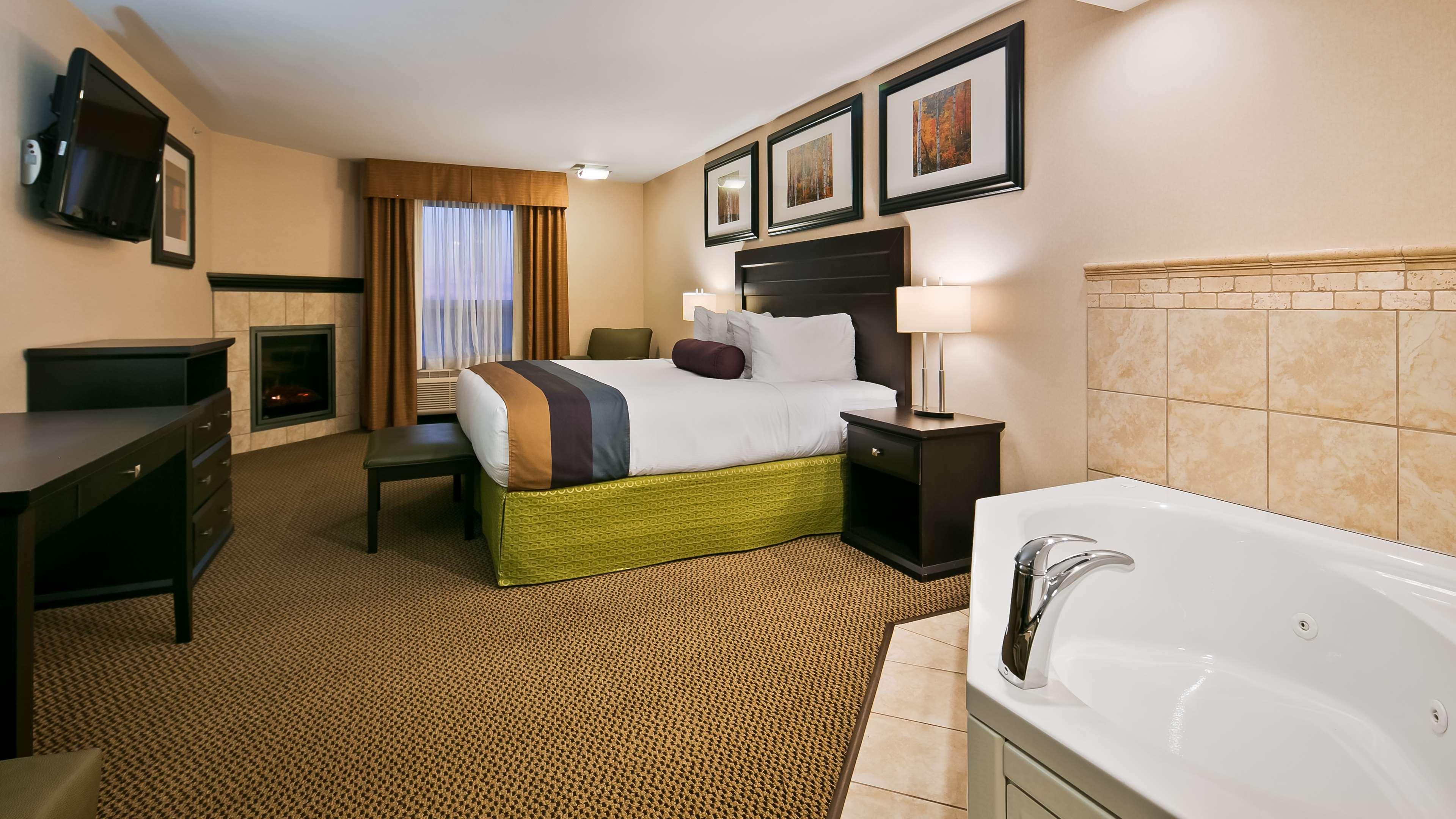 Best Western Bonnyville Inn & Suites Buitenkant foto