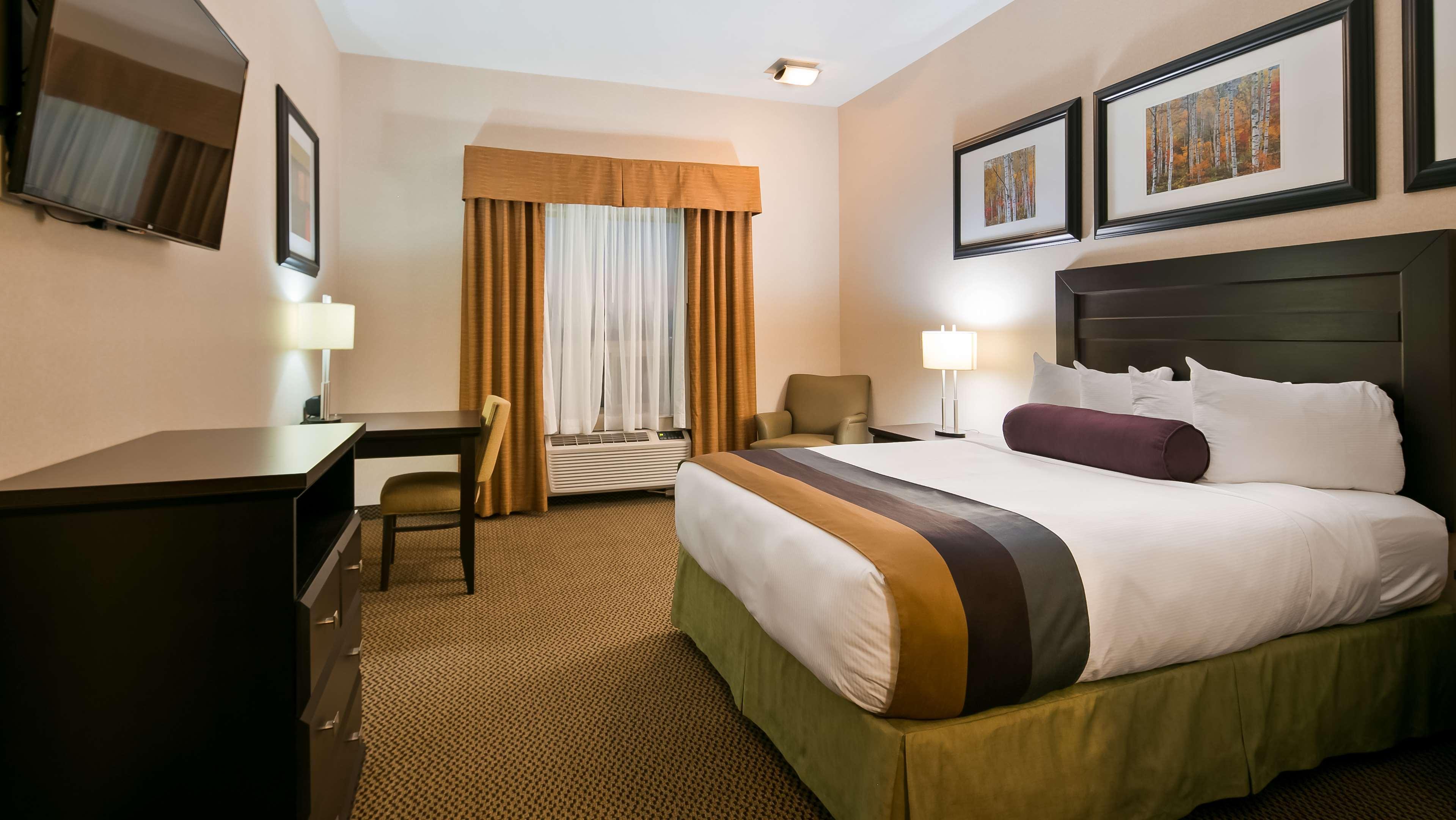 Best Western Bonnyville Inn & Suites Buitenkant foto