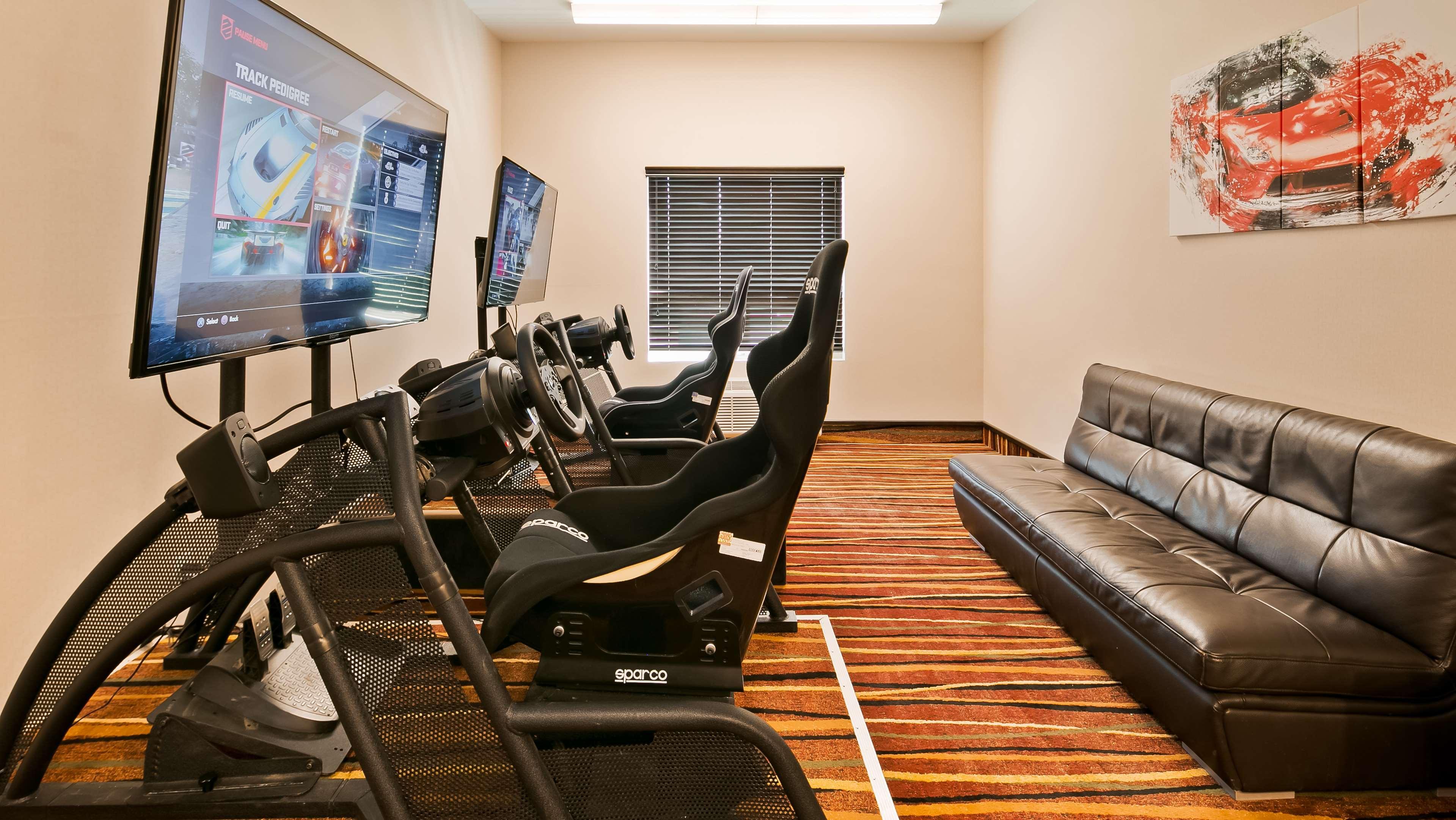 Best Western Bonnyville Inn & Suites Buitenkant foto